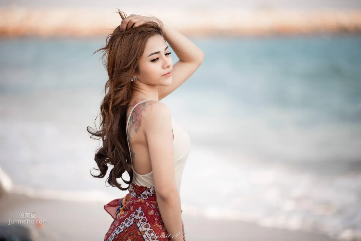 泰國水妹妹「ChomviEw」泳裝造型太逼人 18