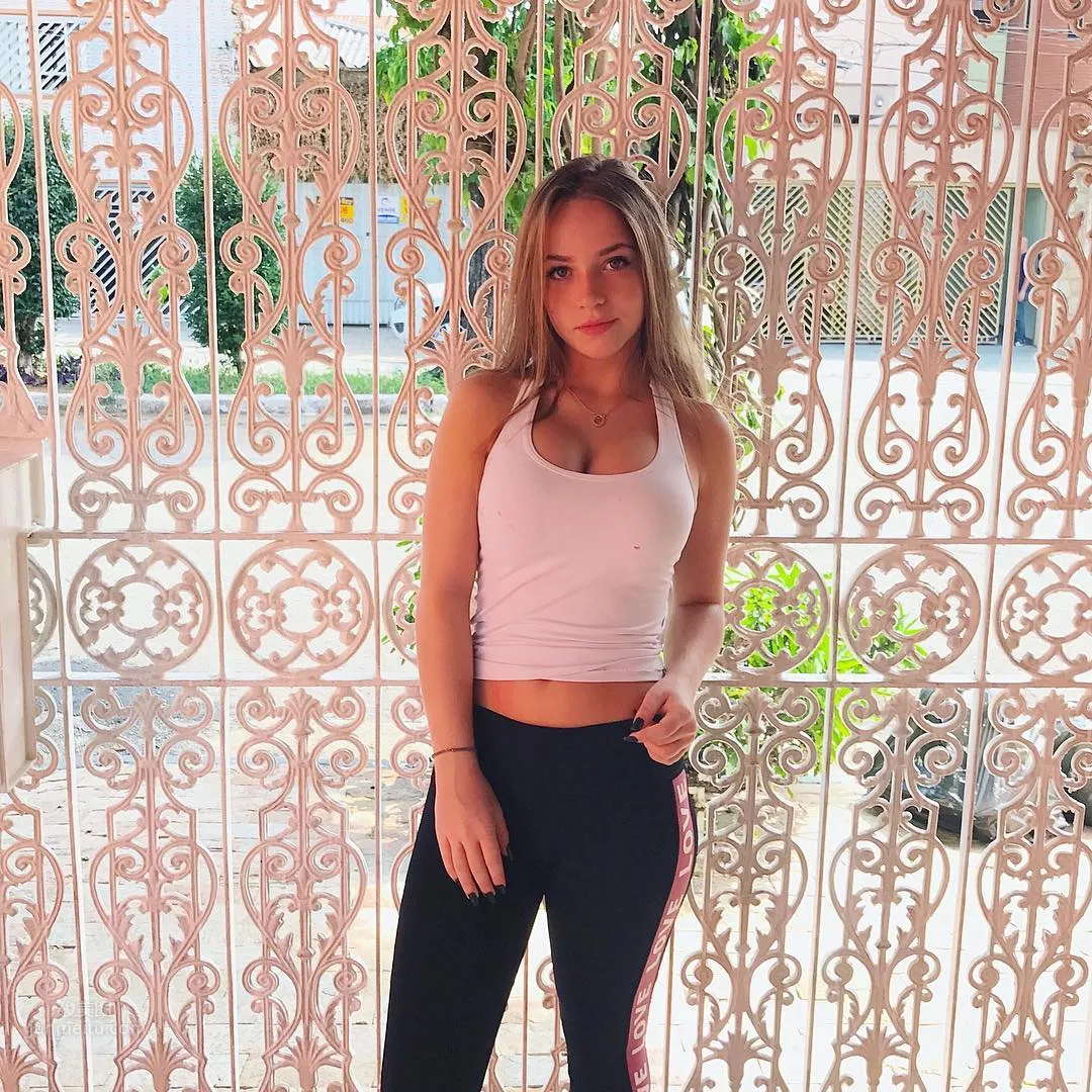 18歲巴西妹子Raphaella Bonaldi Sobral美照 14