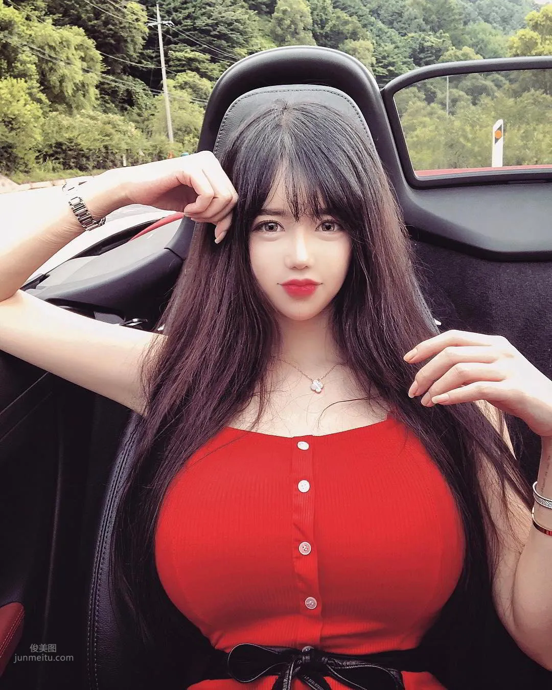 南韩梦幻女神李秀彬 炸裂身材视觉冲击力_32
