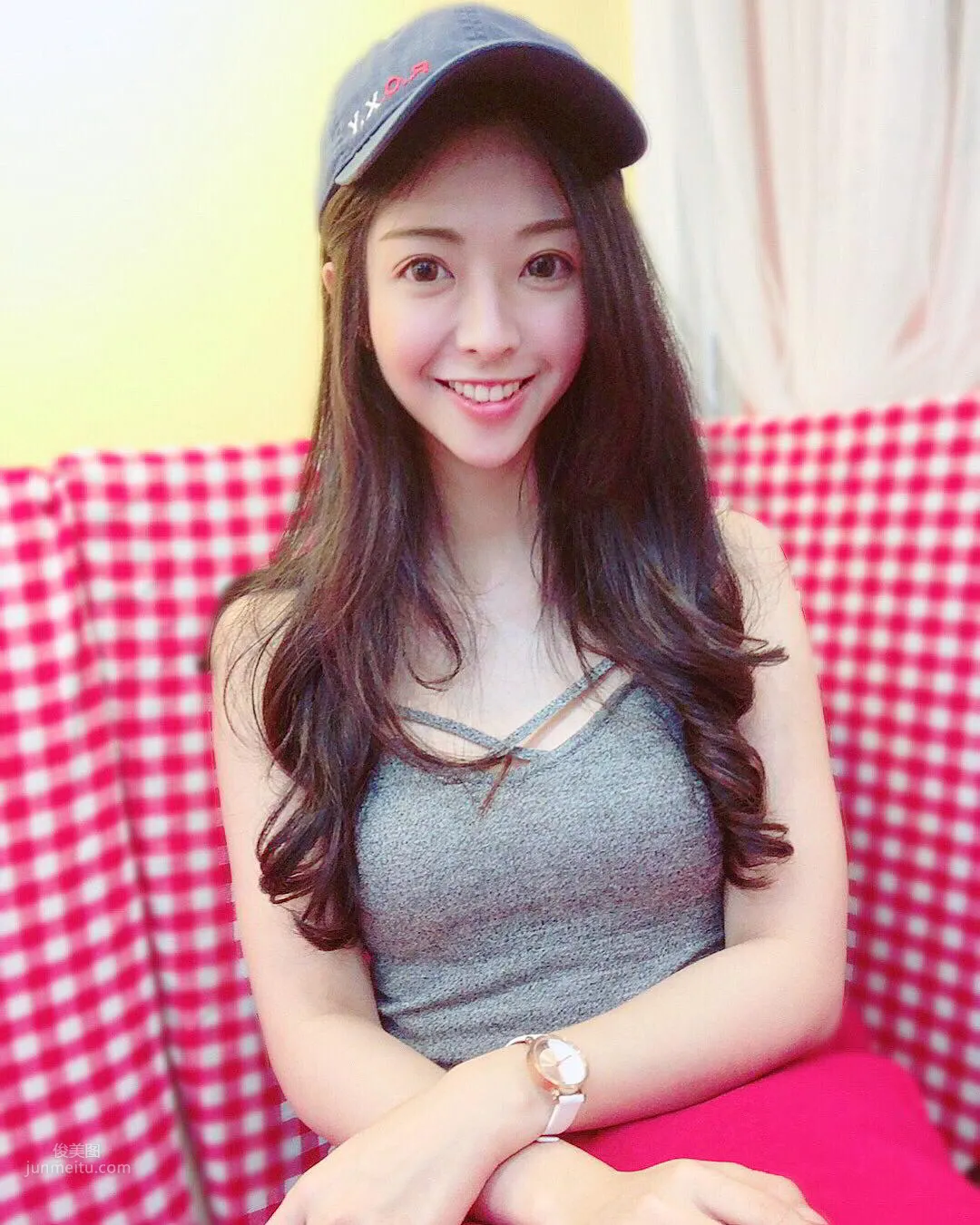 超正護理師Ashley，細腰飽滿上圍辣翻網友 7