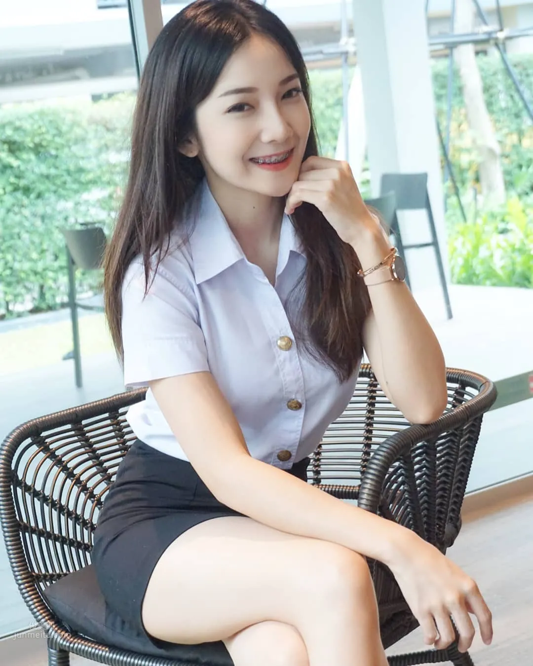 甜美妹子「Nick Chatchada」提槍上陣 準備濕身秀出火辣曲線 10