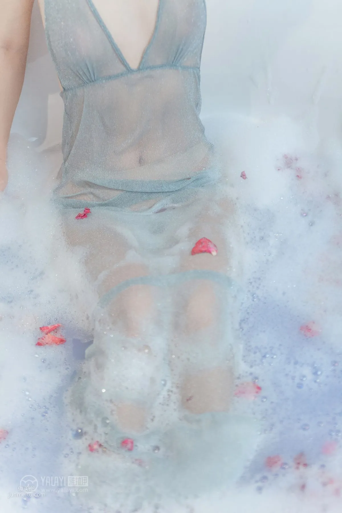 [YALAYI雅拉伊]2018.12.14 No.144 浴濕不挂 嫣然 34