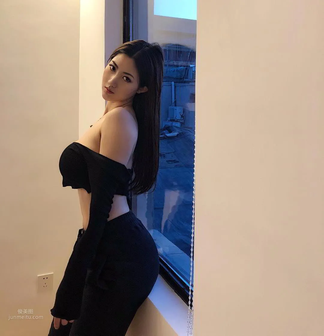 正妹Cassy Luu火辣健身照「胸型超凸出」 4