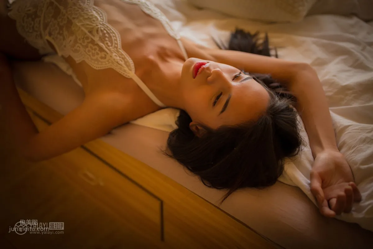 [YALAYI雅拉伊] 2018.12.12 No.142 情迷愛人 Regina 17