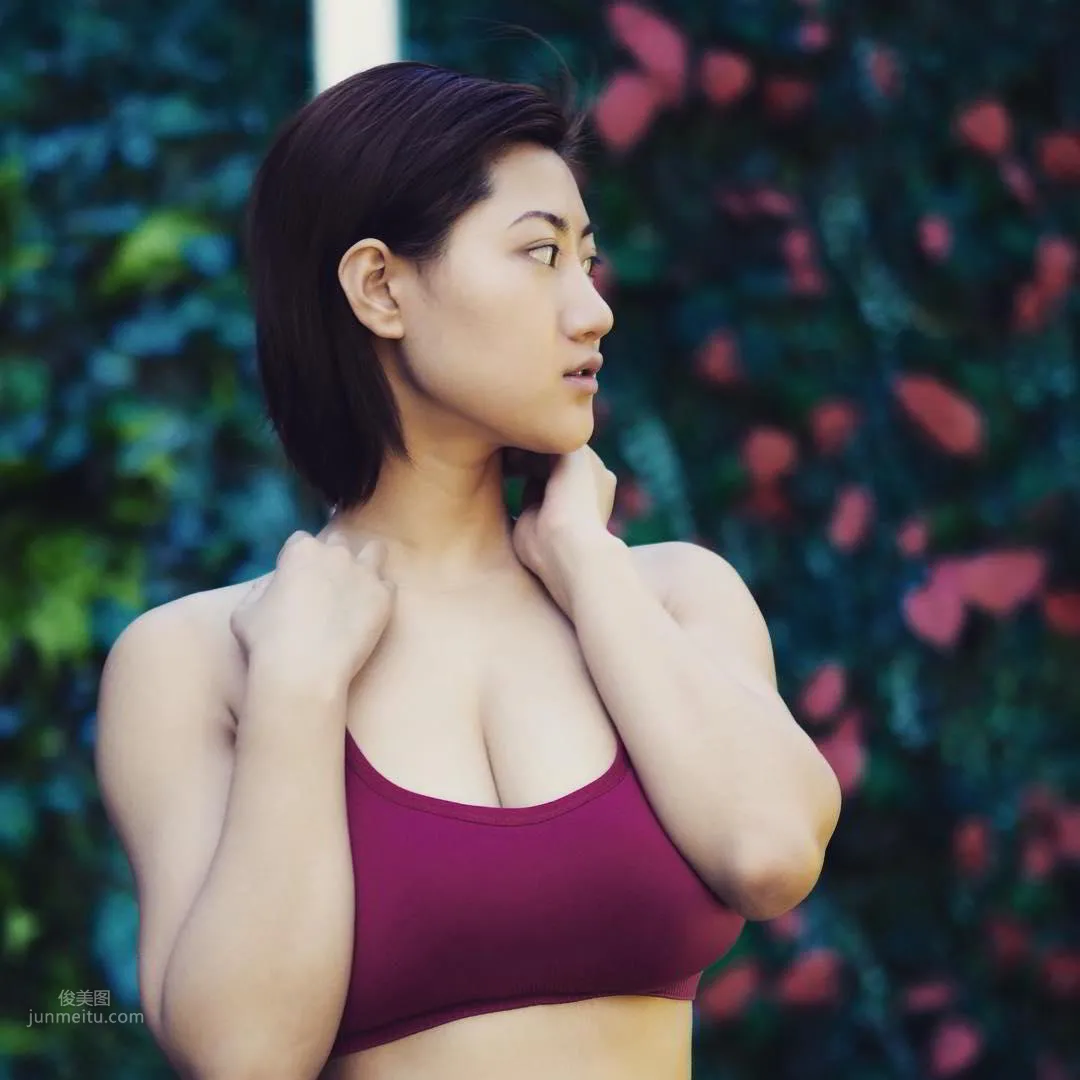 正妹Cassy Luu火辣健身照「胸型超凸出」 14
