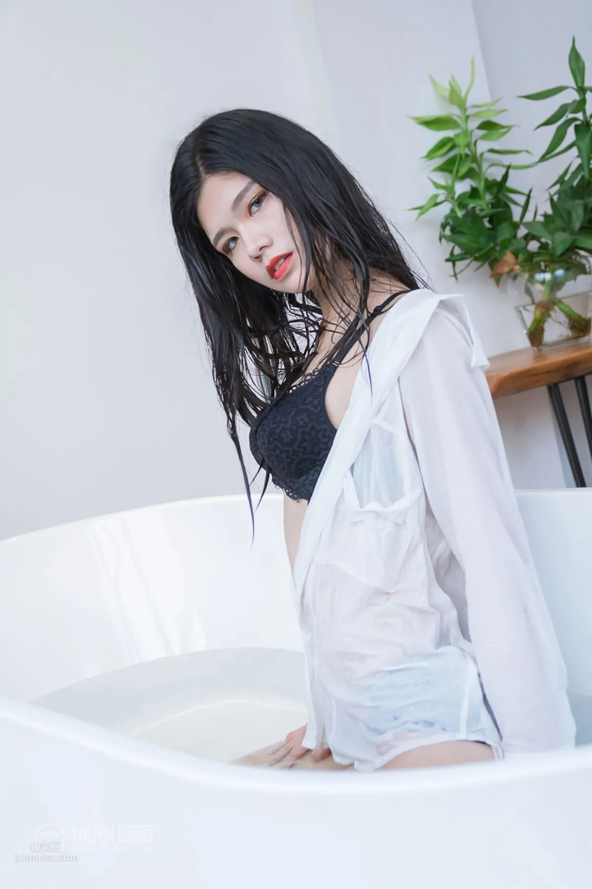 [YALAYI雅拉伊]2018.11.30 No.134 嬉水浴室 小灰 24