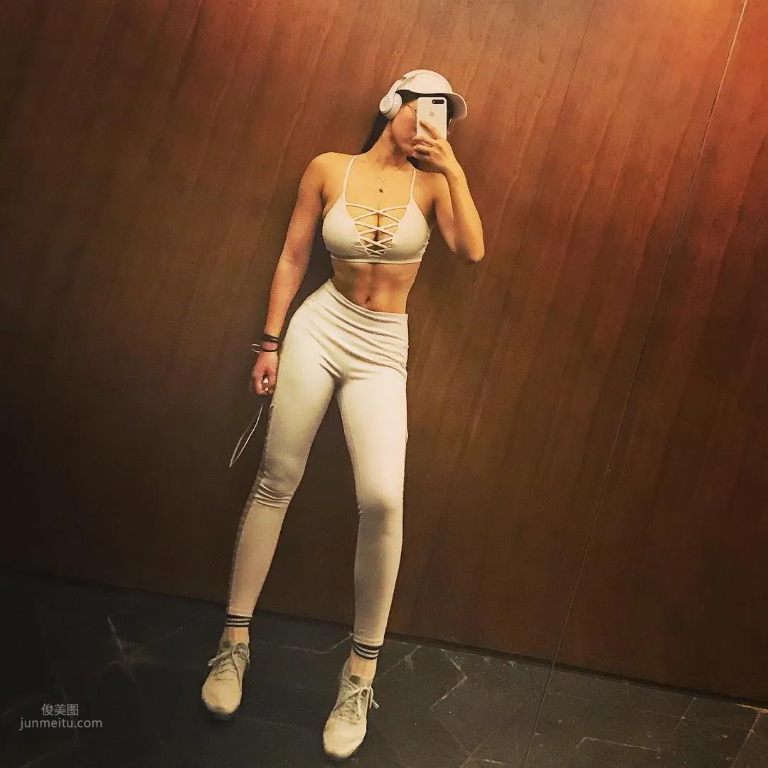 正妹Cassy Luu火辣健身照「胸型超凸出」 3