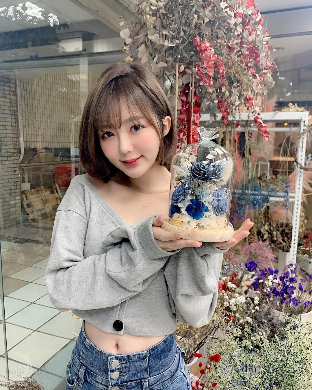 正妹妮妮子穿運動背心健身，鎖骨出賣好身材 12