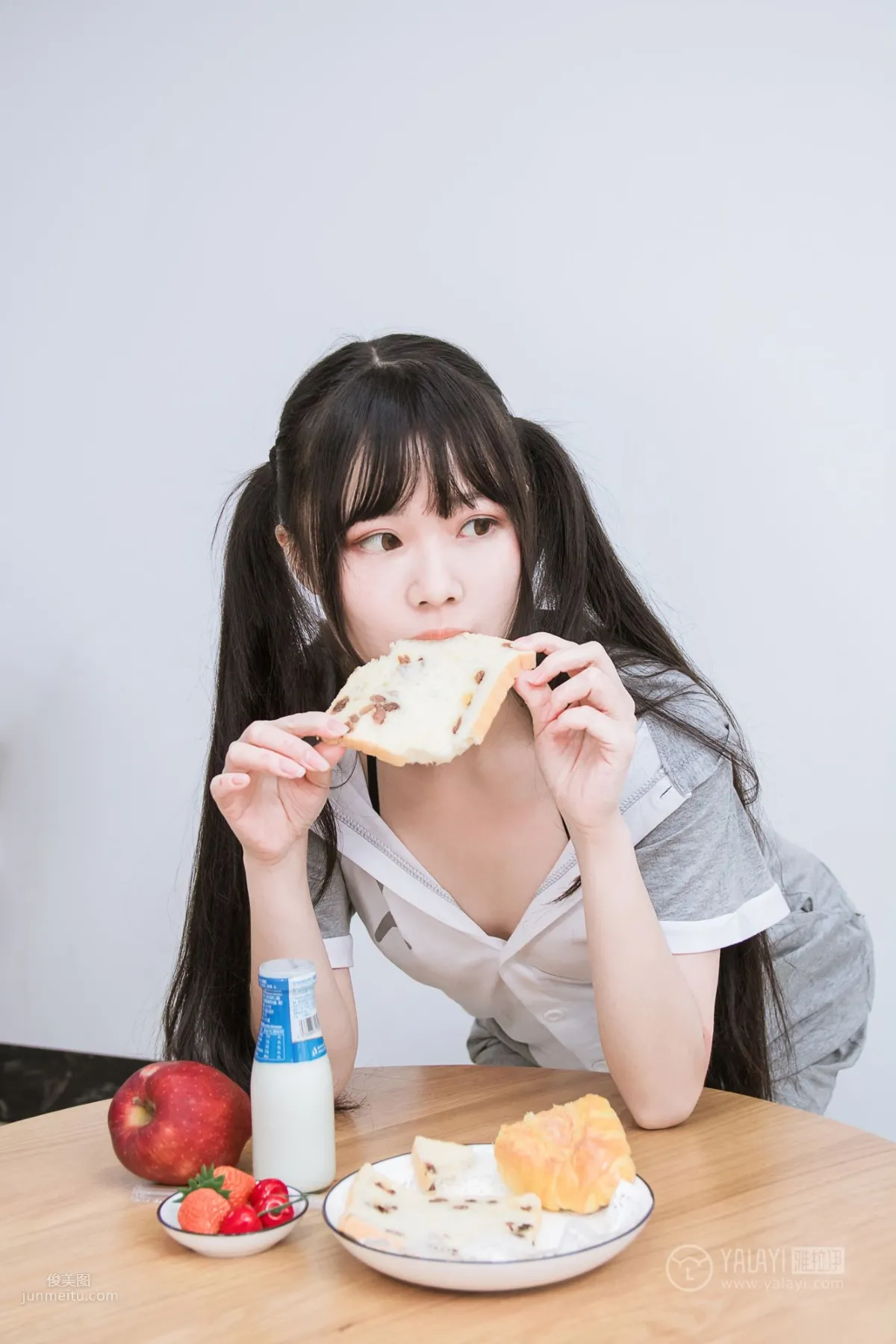 [YALAYI雅拉伊] 2019.03.02 No.201 龍貓睡衣 小琉 23