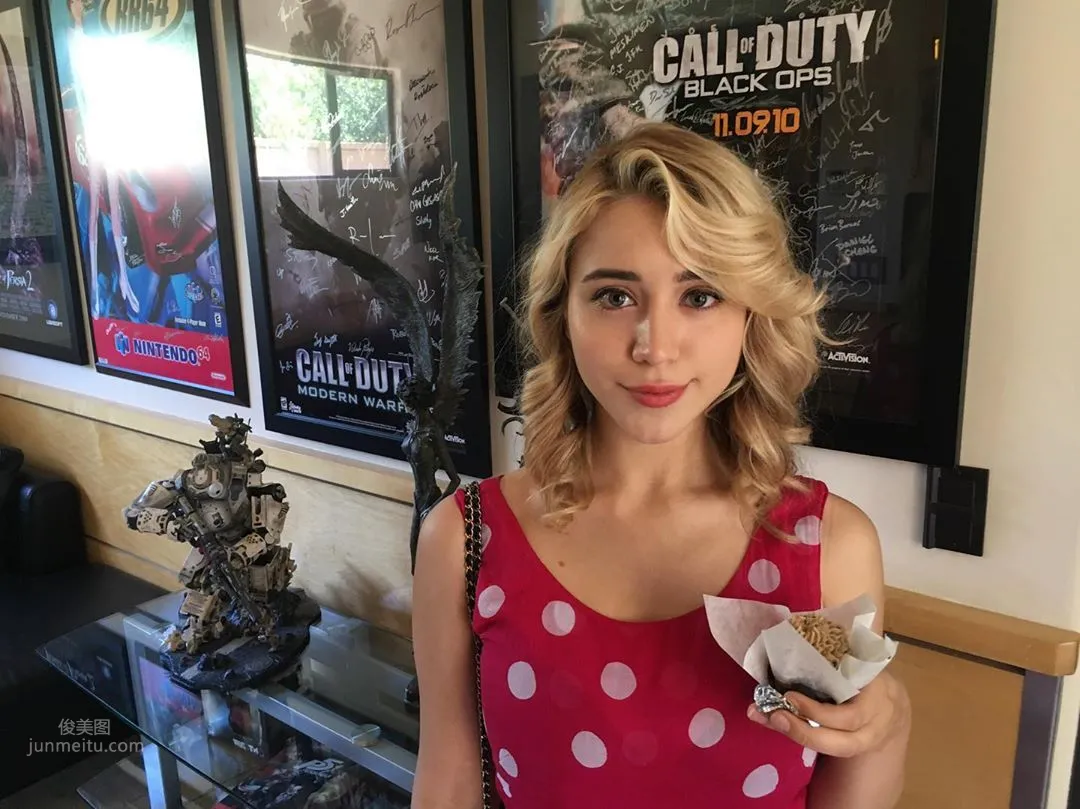 Caylee Cowan- 好萊塢又一性感女新人？ 30