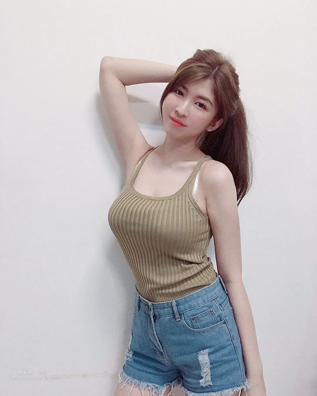 大馬正妹李藹蔚泳裝照，爆好身材震驚網友 14