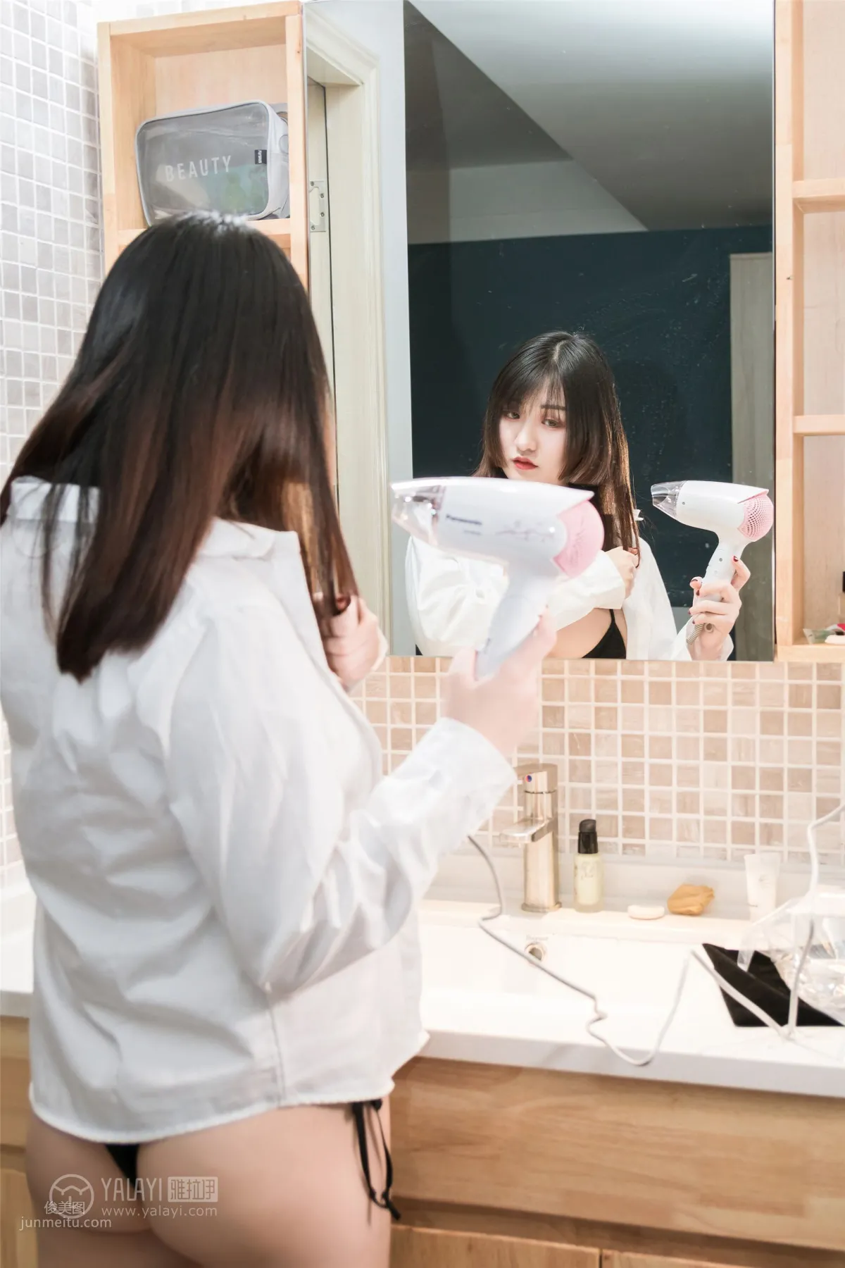 [YALAYI雅拉伊]2019.03.22 Vol.221 極品秘書 嬌子 28