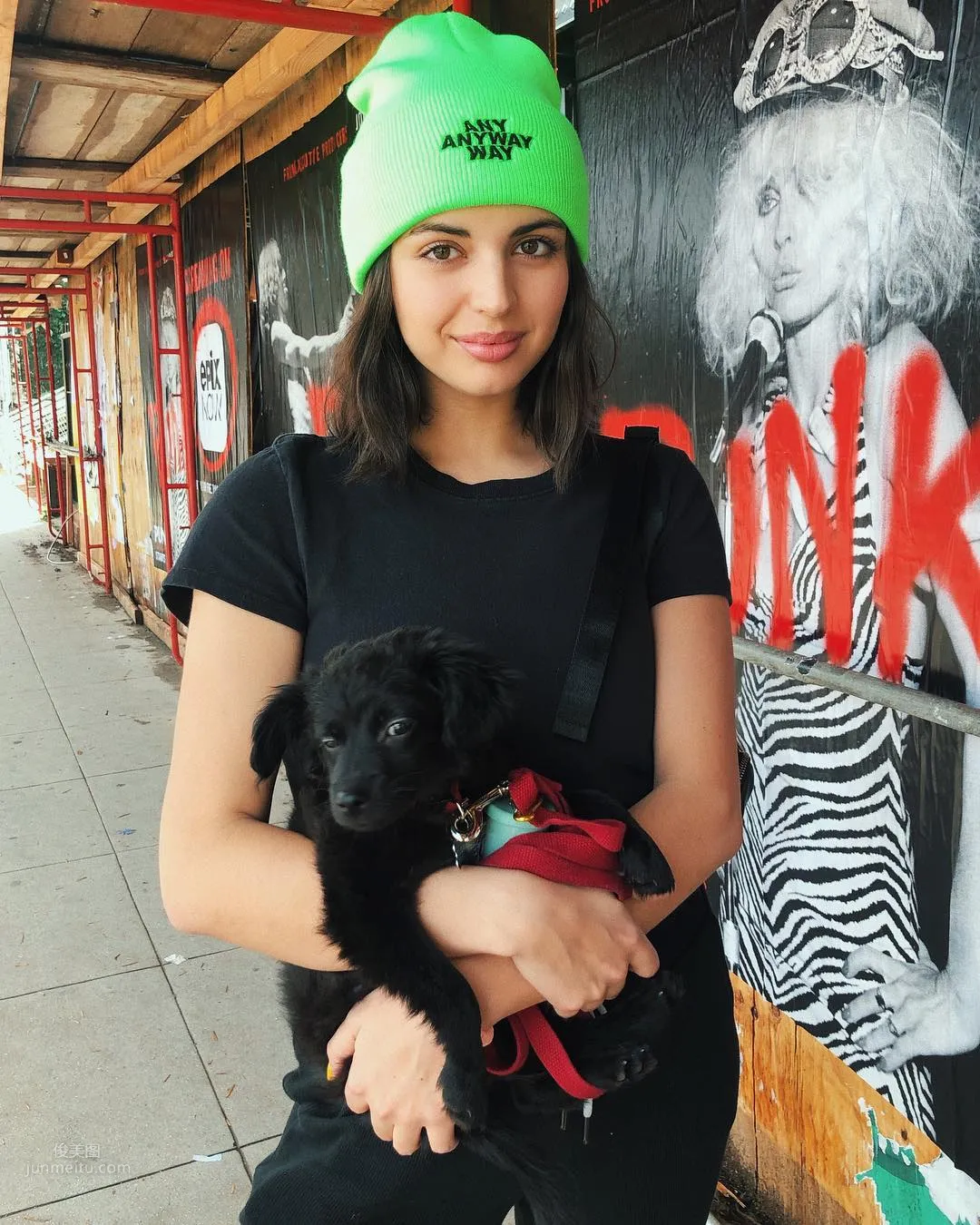Rebecca Black- 混血女歌手負評百變美女 6