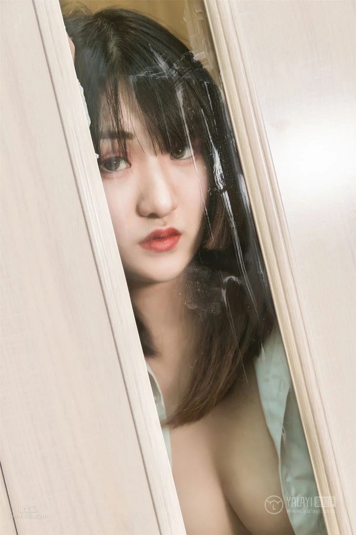 [YALAYI雅拉伊]2019.03.22 Vol.221 極品秘書 嬌子 43