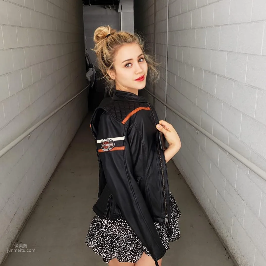 Caylee Cowan- 好萊塢又一性感女新人？ 14
