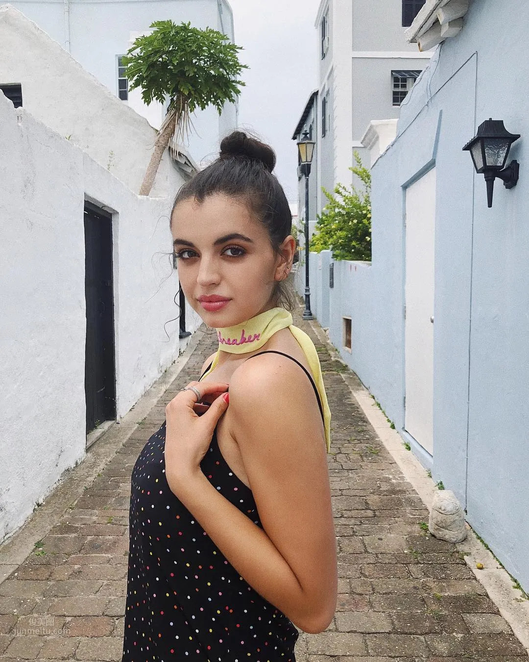 Rebecca Black- 混血女歌手負評百變美女 1