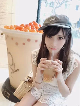 超甜美Coser「JILL」卸下濃妝是個萌妹子
