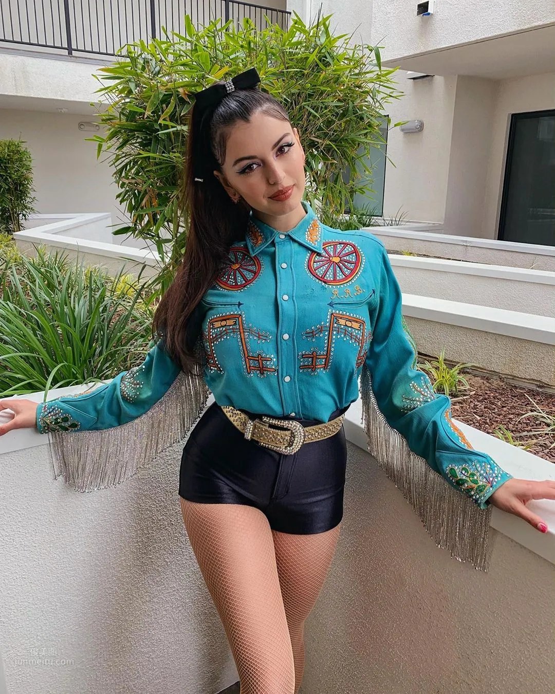 Rebecca Black- 混血女歌手負評百變美女 16