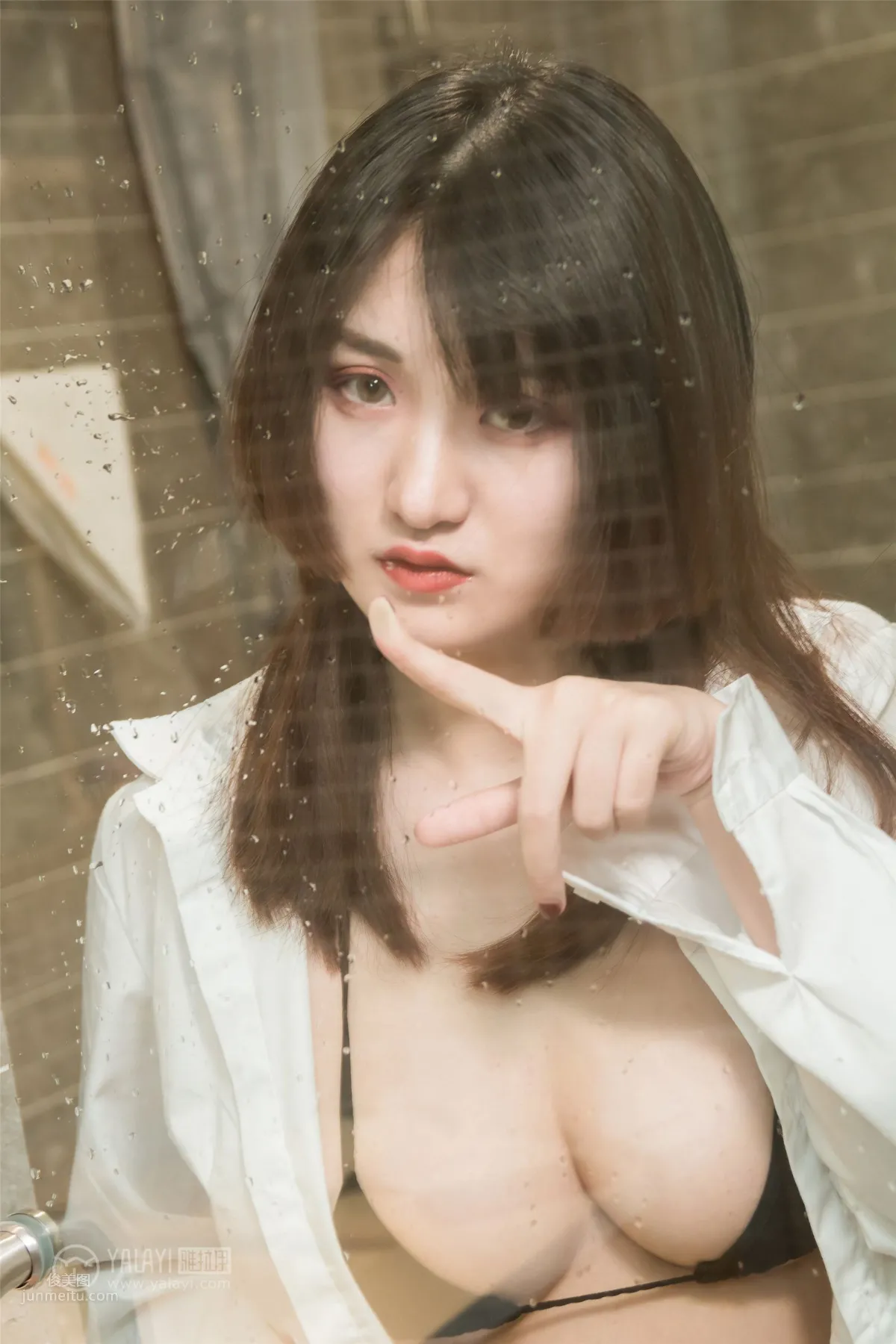 [YALAYI雅拉伊]2019.03.22 Vol.221 極品秘書 嬌子 32