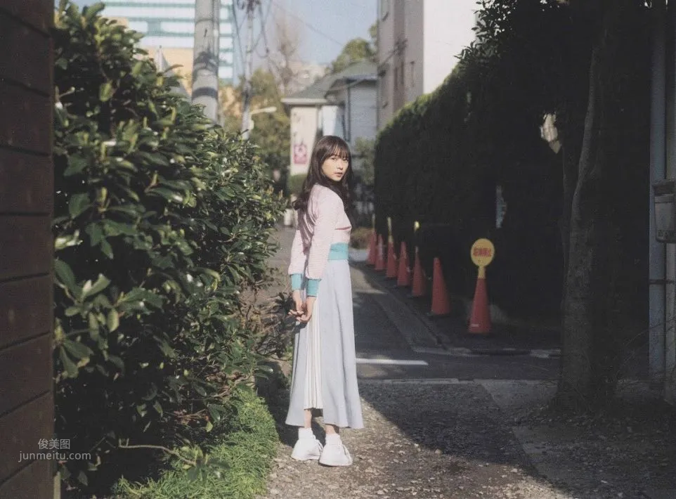 鈴木絢音- 2019年周刊雜志寫真合輯 22