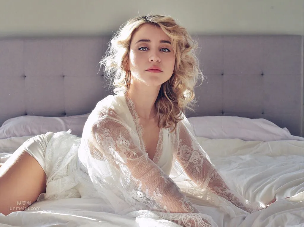 Caylee Cowan- 好萊塢又一性感女新人？ 25