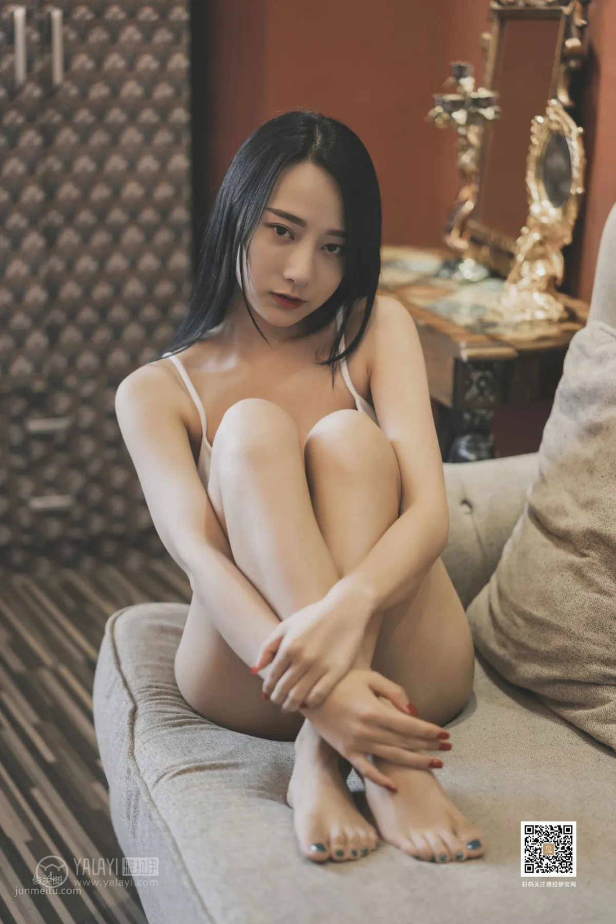 [YALAYI雅拉伊] 2019.08.08 Vol.363 女白领的私房照 何嘉颖_3