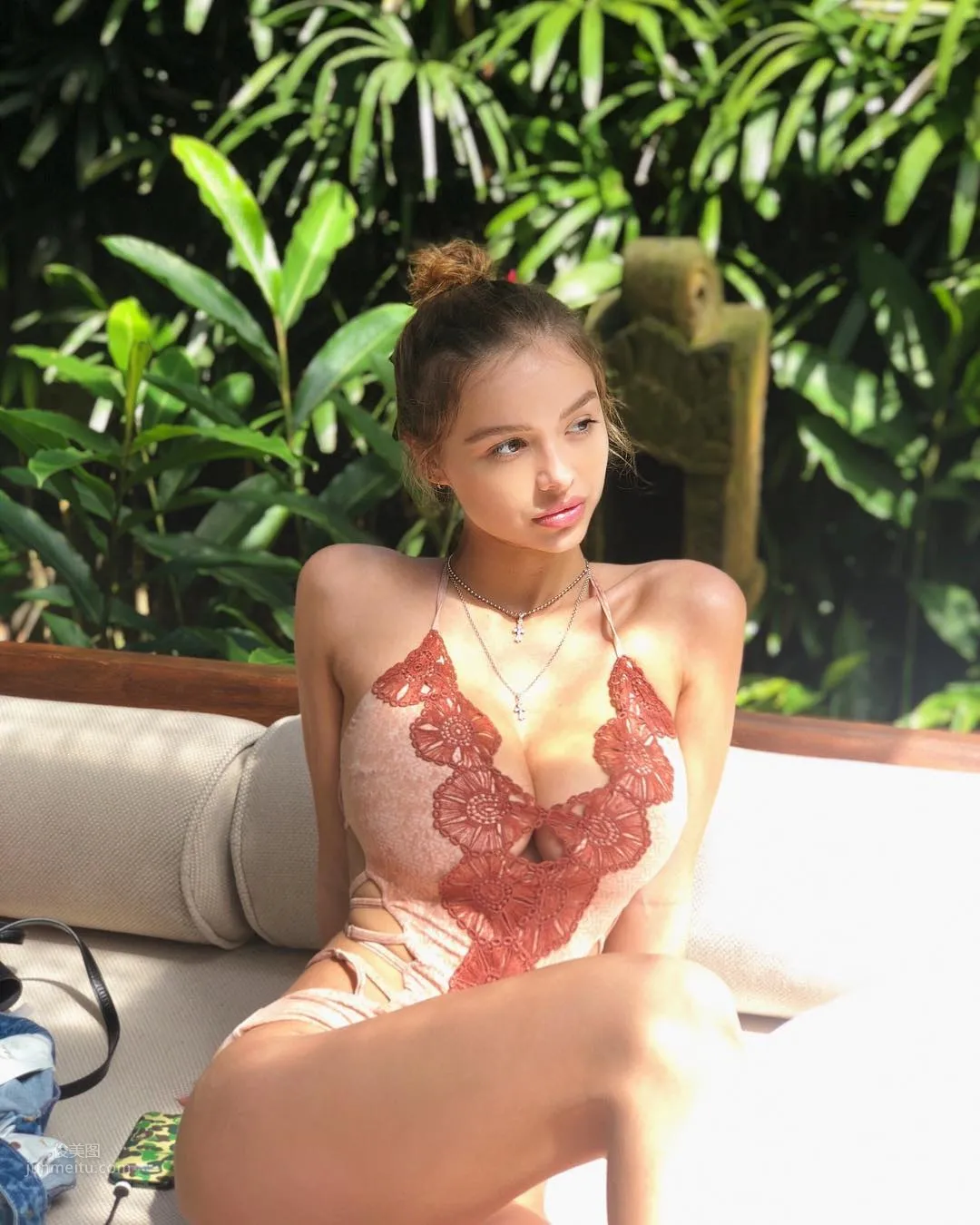 90后女神Sophie Mudd再掀起童颜欧派狂潮_1