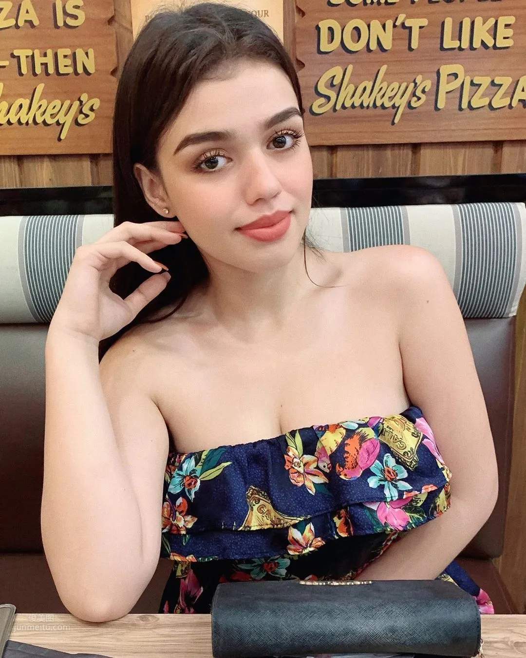 Karina Johnson- 濃眉大眼的波菲混血正妹 27