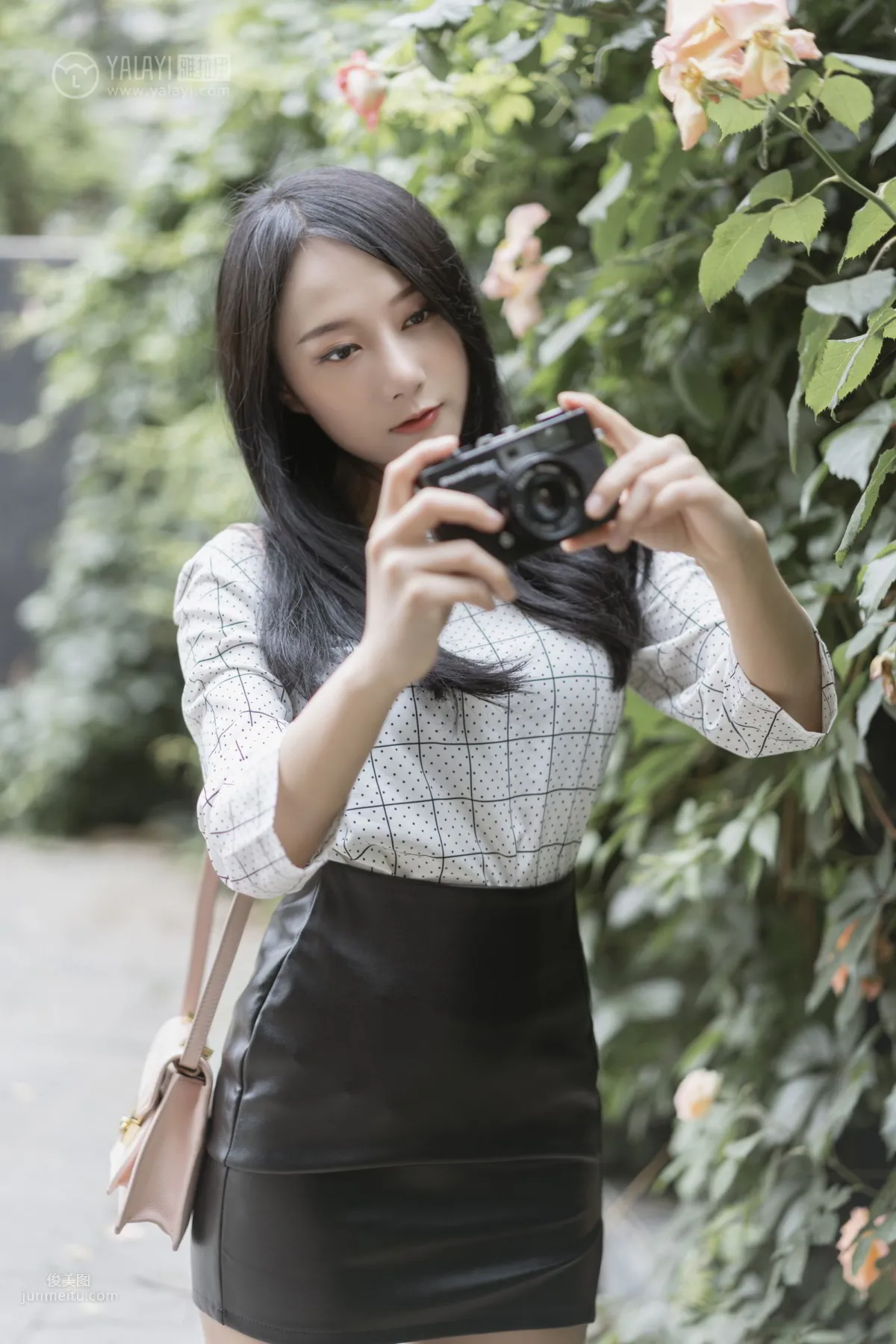 [YALAYI雅拉伊] 2019.06.28 Vol.322 女白領的私生活1 何嘉穎 31