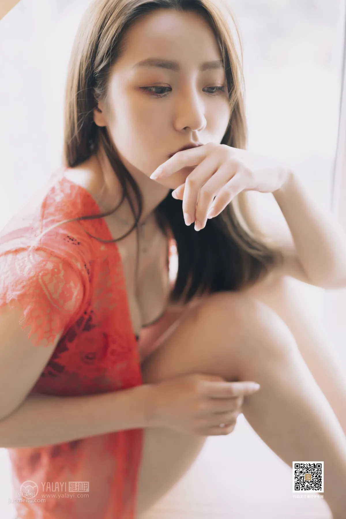 [YALAYI雅拉伊] 2019.08.27 No.381 紅與黑 芊芊 16