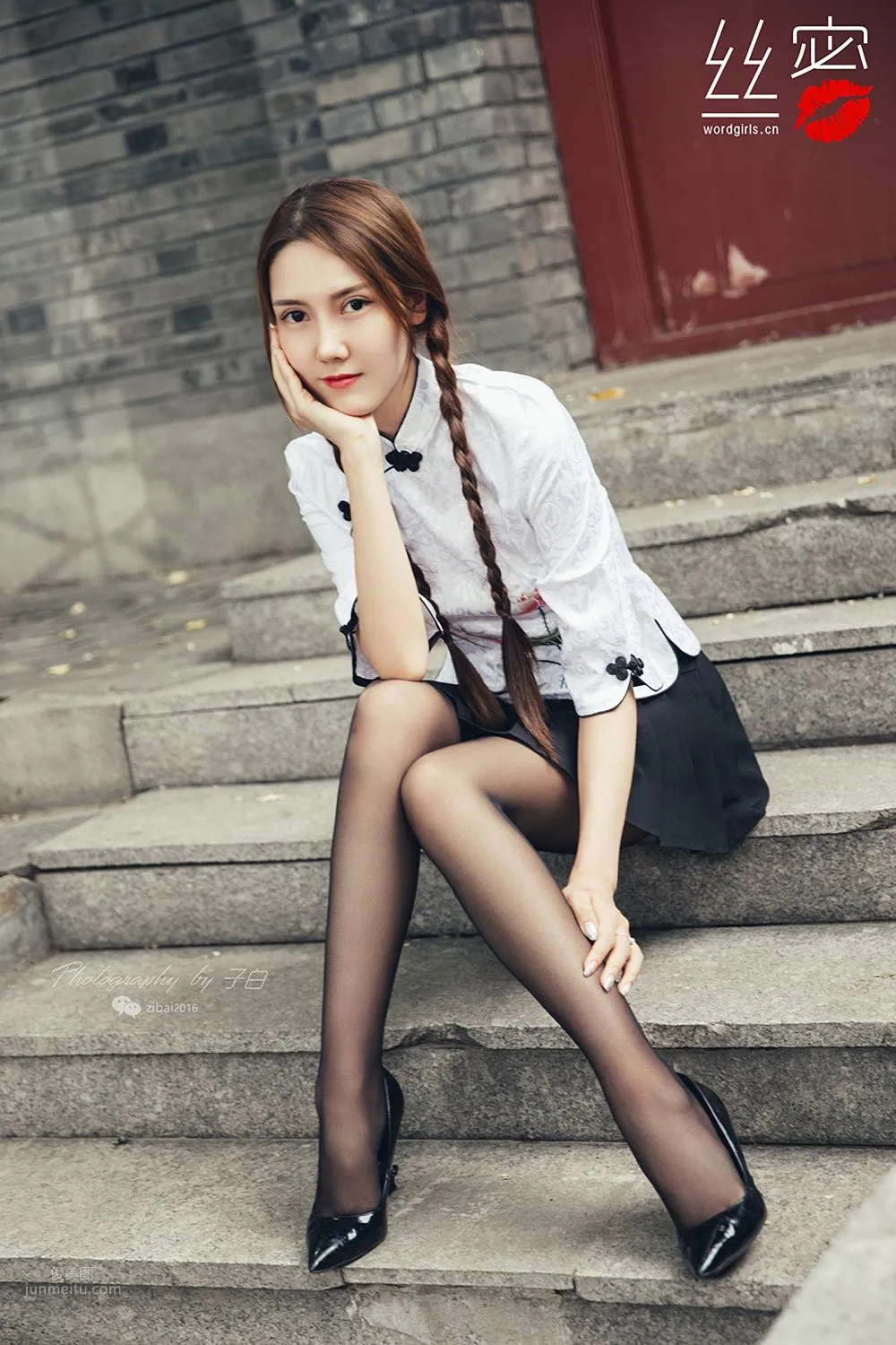 [TouTiao頭條女神] 胡同裡的黑絲小妞 莎倫 17