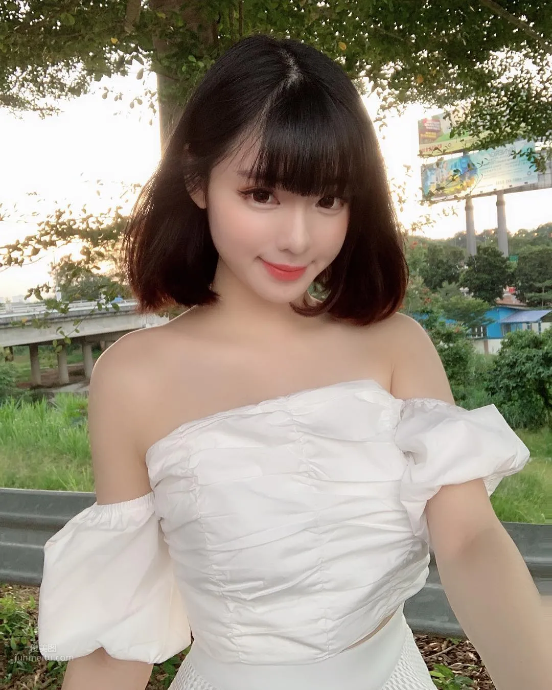 言情小说般梦幻！大马童颜妹「Amy香儿」傲人上围藏不住_3