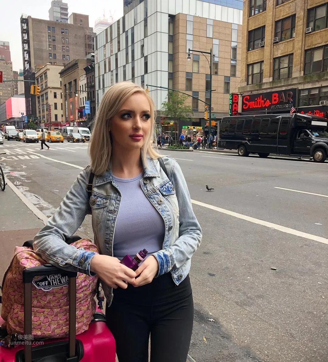 快上車！金發歐派妹Kristen Lanae解鎖IG 22