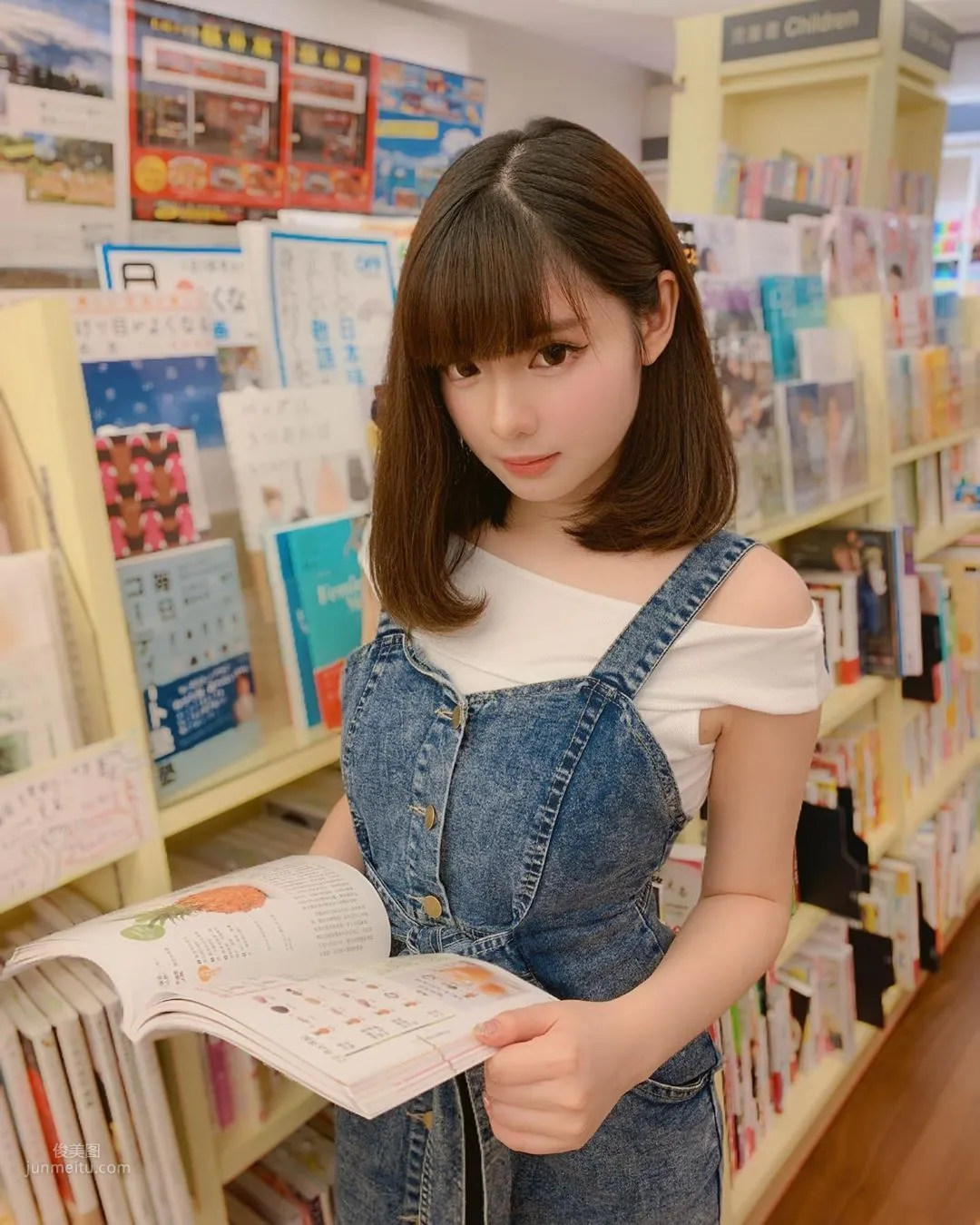 言情小说般梦幻！大马童颜妹「Amy香儿」傲人上围藏不住_9