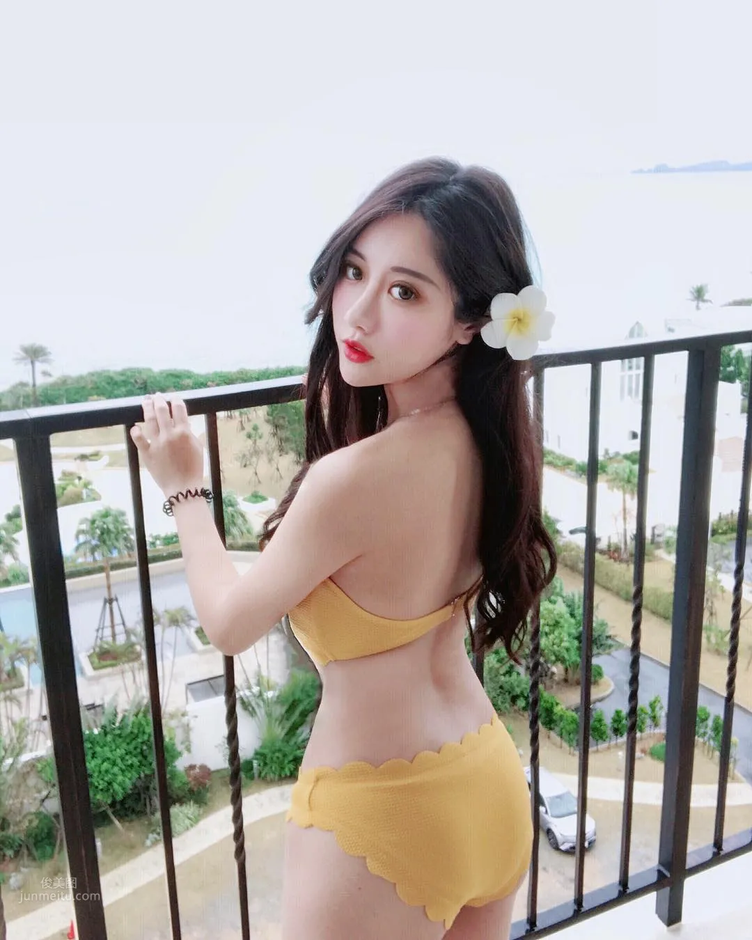 台湾正妹张瑜庭 沙滩比基尼度假_2