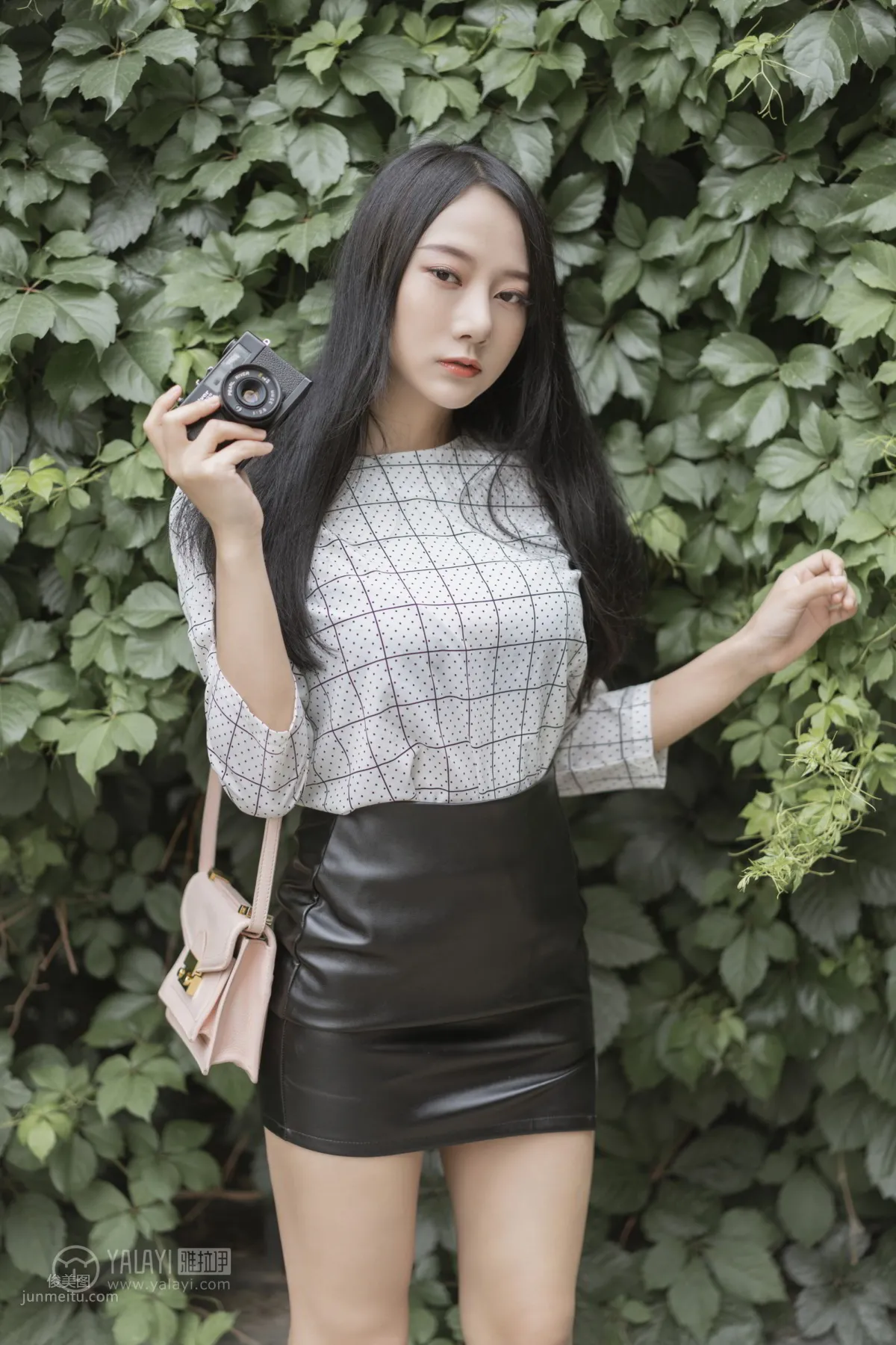[YALAYI雅拉伊] 2019.06.28 Vol.322 女白領的私生活1 何嘉穎 43
