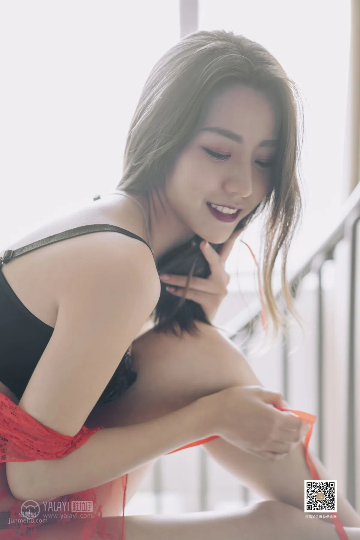 [YALAYI雅拉伊] 2019.08.27 No.381 紅與黑 芊芊 39