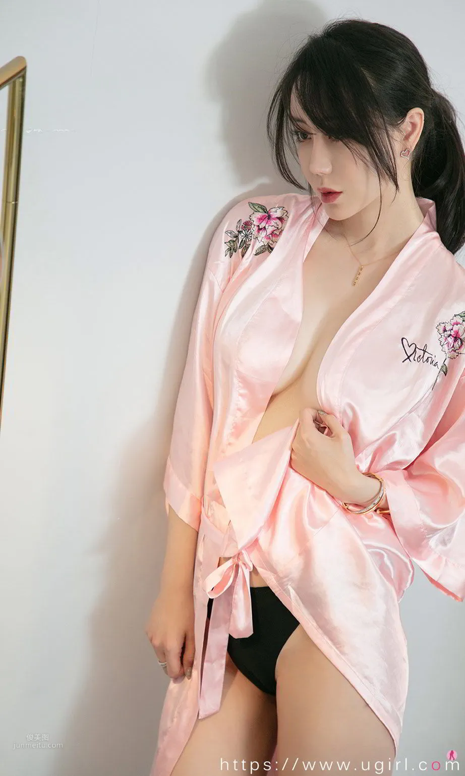 櫻雪微甜的欣淩 高貴的女王氣質 25