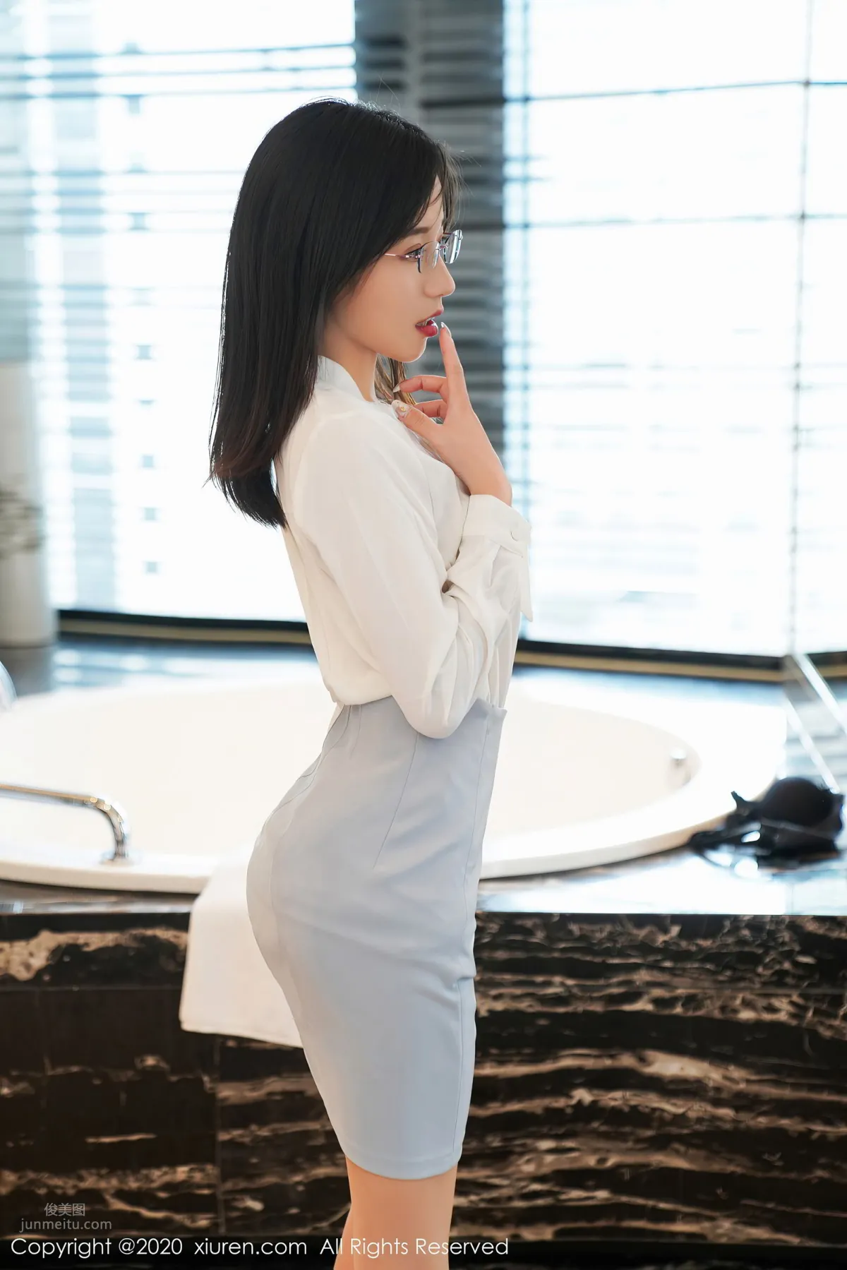 [XiuRen] 2020.11.26 No.2825 倉井優香 25