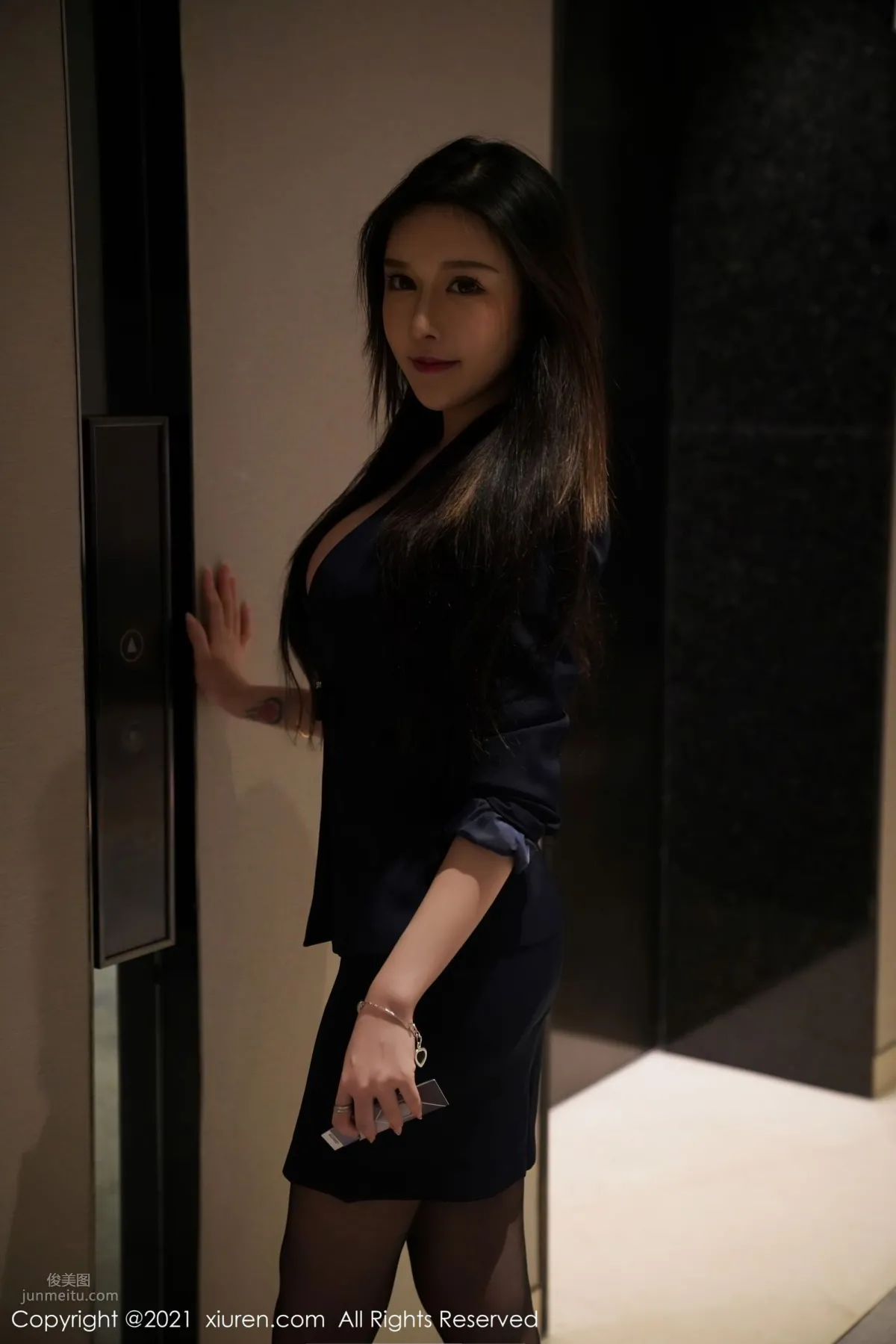 [XiuRen] 2021.01.26 No.3043 玉兔miki 11