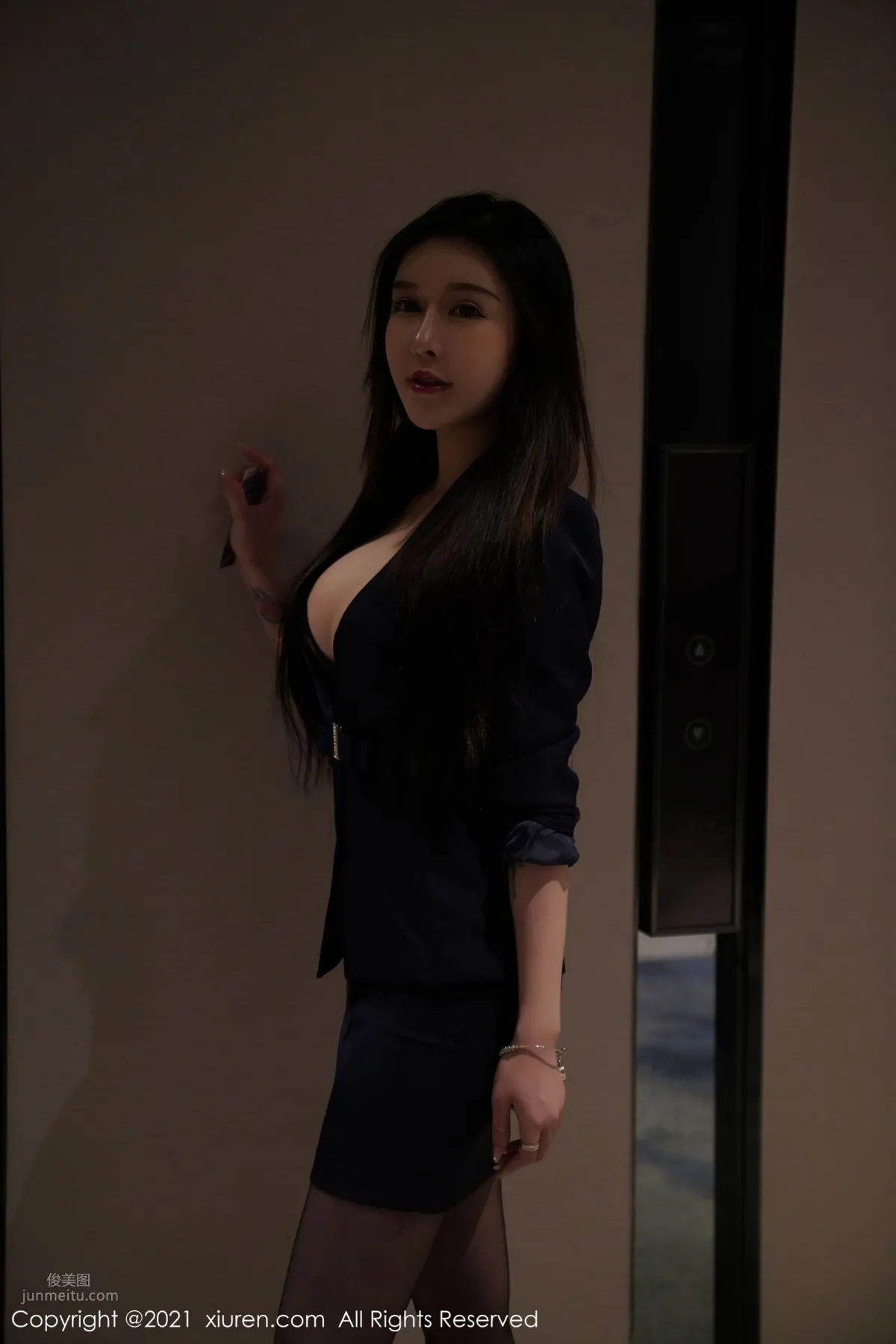 [XiuRen] 2021.01.26 No.3043 玉兔miki 8