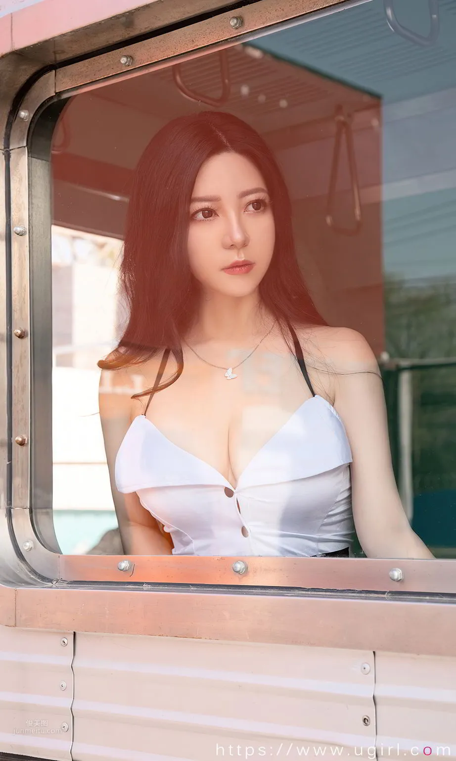 Lulu的暧昧車廂 尤物似乎在等人 29
