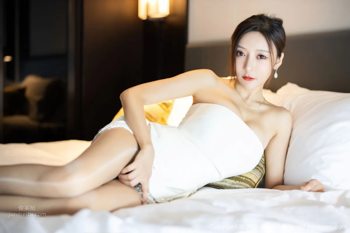 女神王馨瑤yanni 潔白耀眼抹胸服飾 37