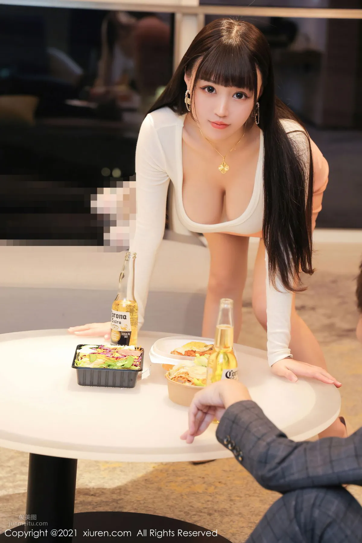 帶着同事回家吃晚飯 朱可兒硬着頭皮陪酒 20
