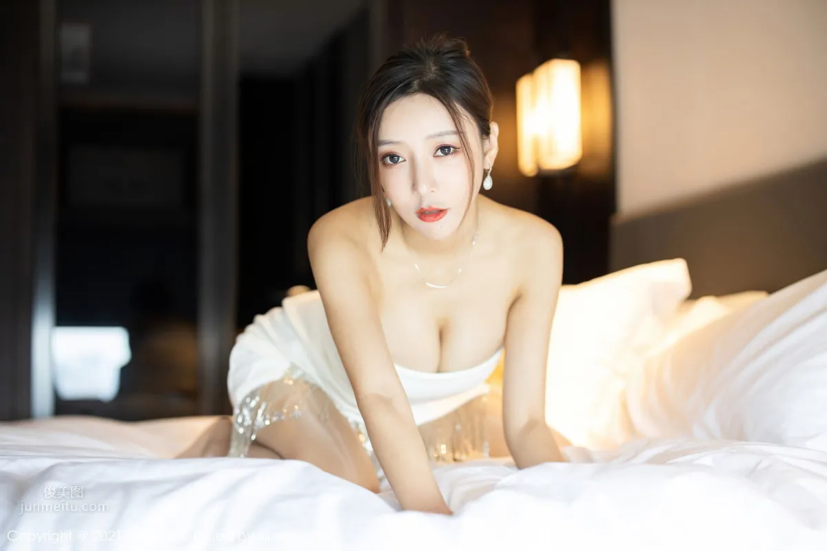 女神王馨瑤yanni 潔白耀眼抹胸服飾 42
