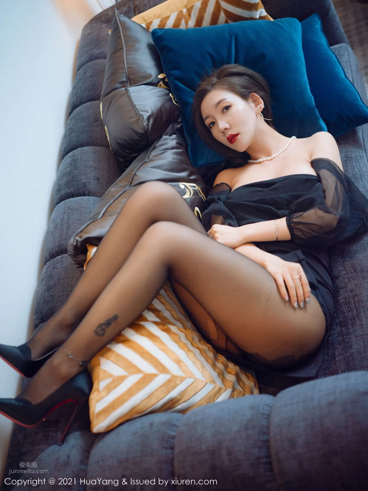 禦姐女神艾靜香 黑色的抹胸禮服 16