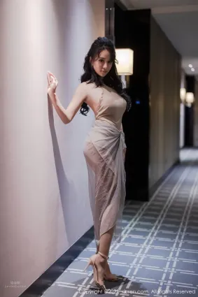 小姐姐藍夏Akasha 輕透服飾凹凸動人