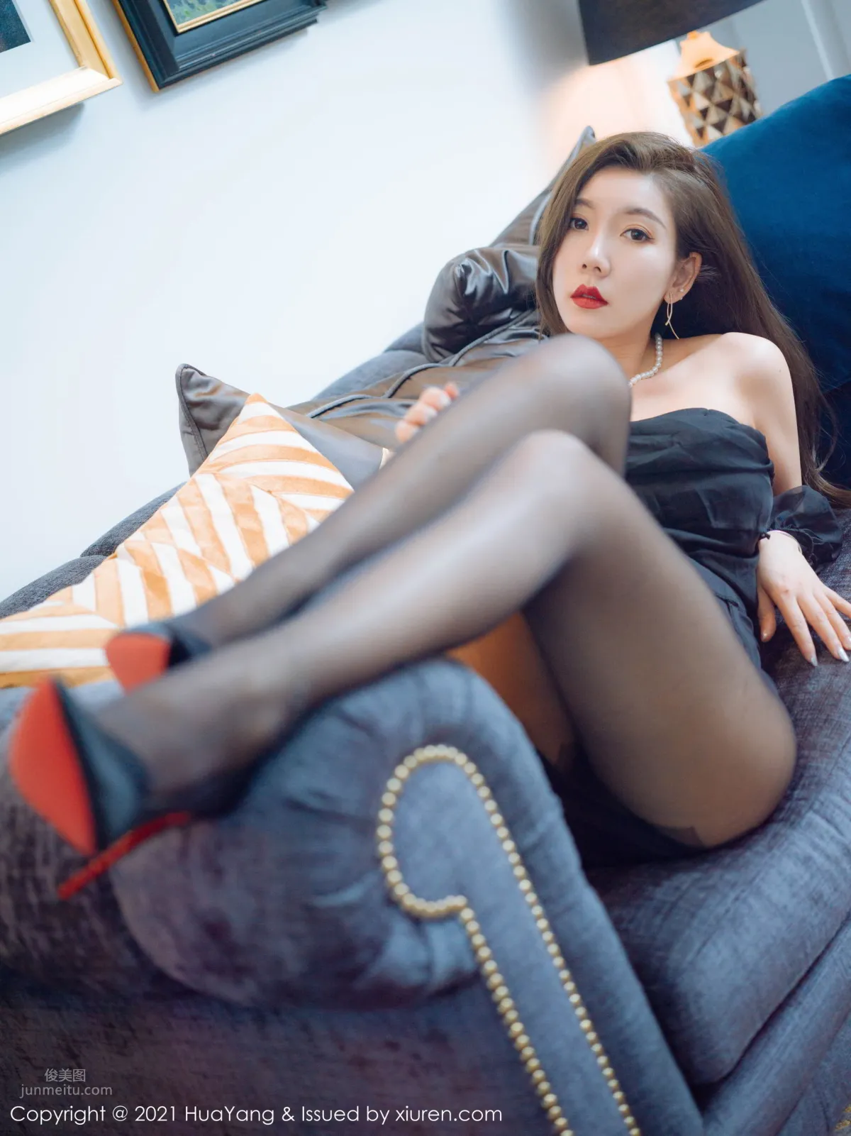 禦姐女神艾靜香 黑色的抹胸禮服 10