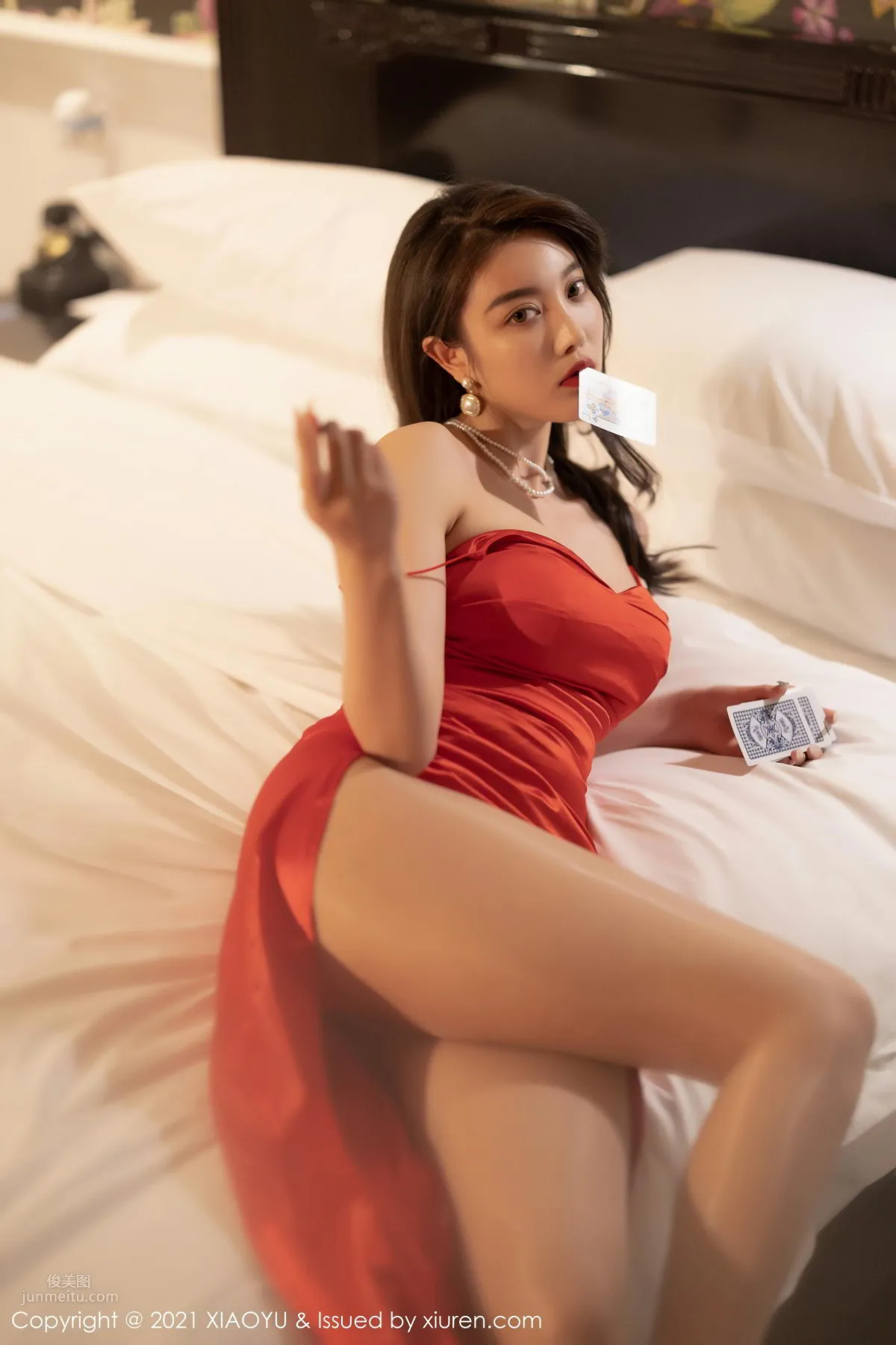 美女荷官杨晨晨 致敬90年代赌神_47