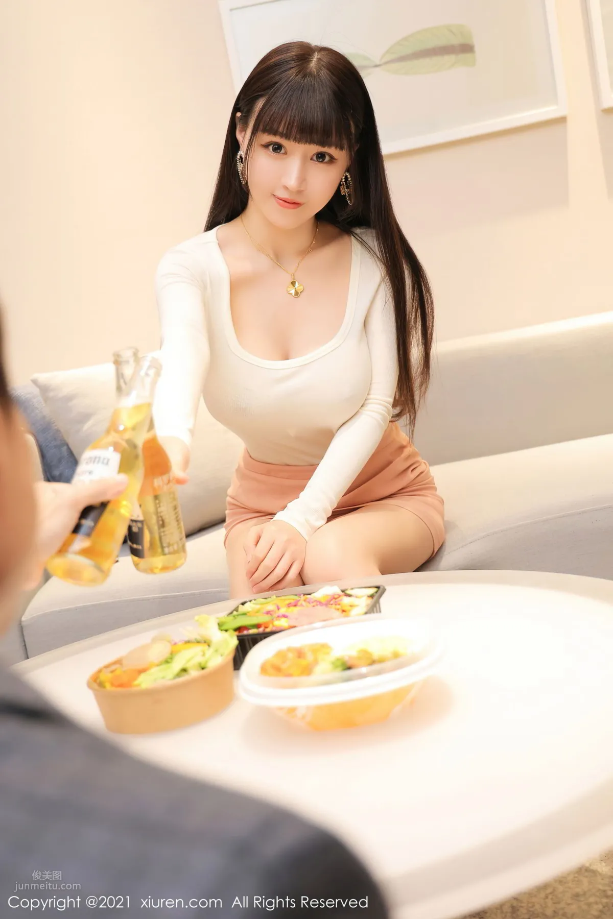 帶着同事回家吃晚飯 朱可兒硬着頭皮陪酒 12